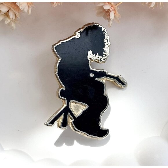 Guitarist Silver & Black Vintage Seated "I got my way and you got yours" Pin - Picture 1 of 9